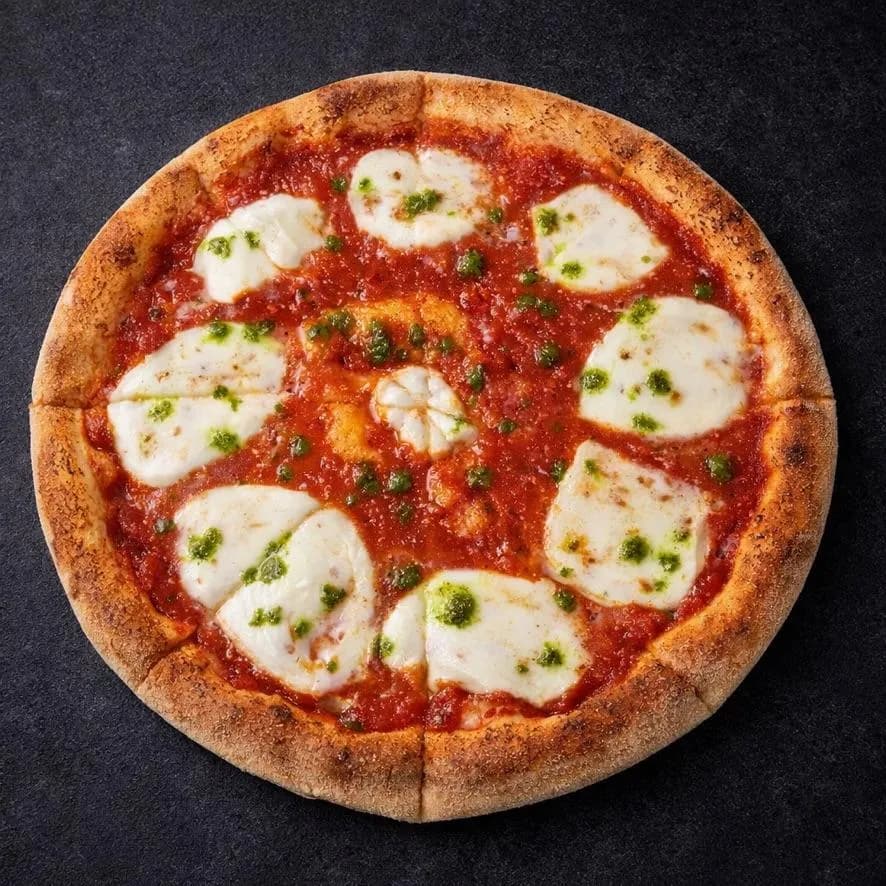 The Queen Caprese, Tomato sauce, mozzarella di bufala, extra-virgin olive oil